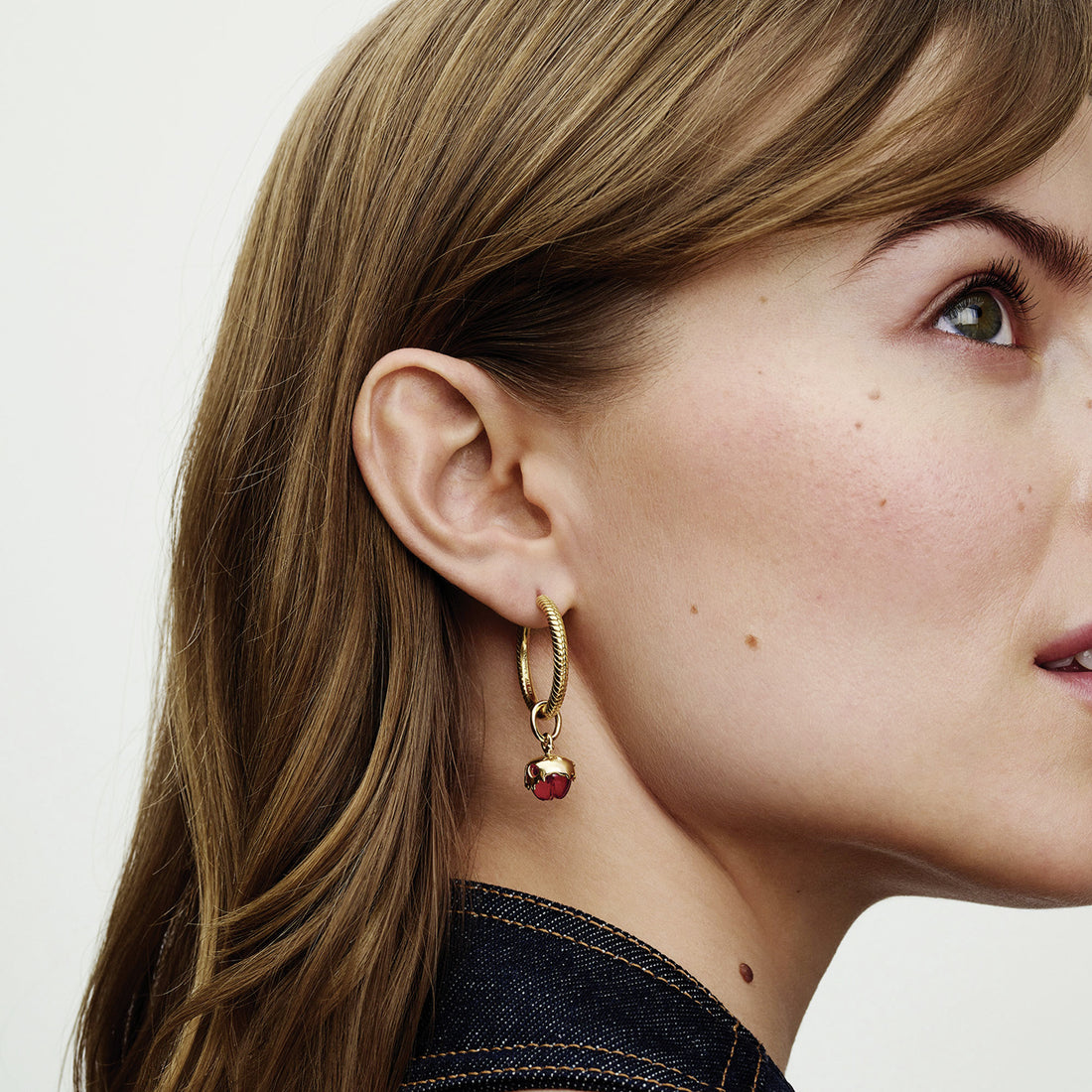 Disney Villains Evil Queen Apple 14K Gold-Plated Dangle With Red Murano Glass