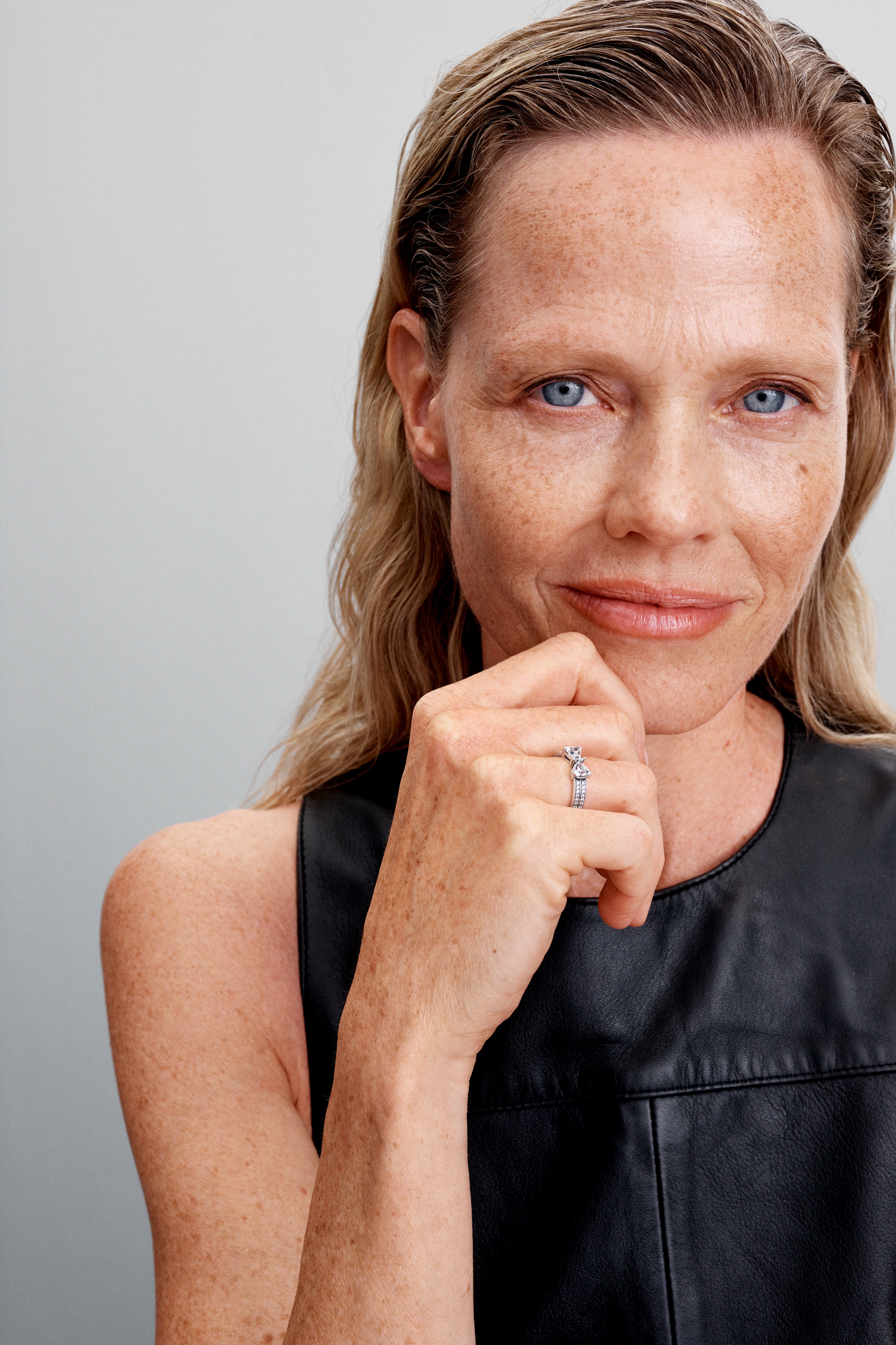 Bow Sterling Silver Ring With Clear Cubic Zirconia