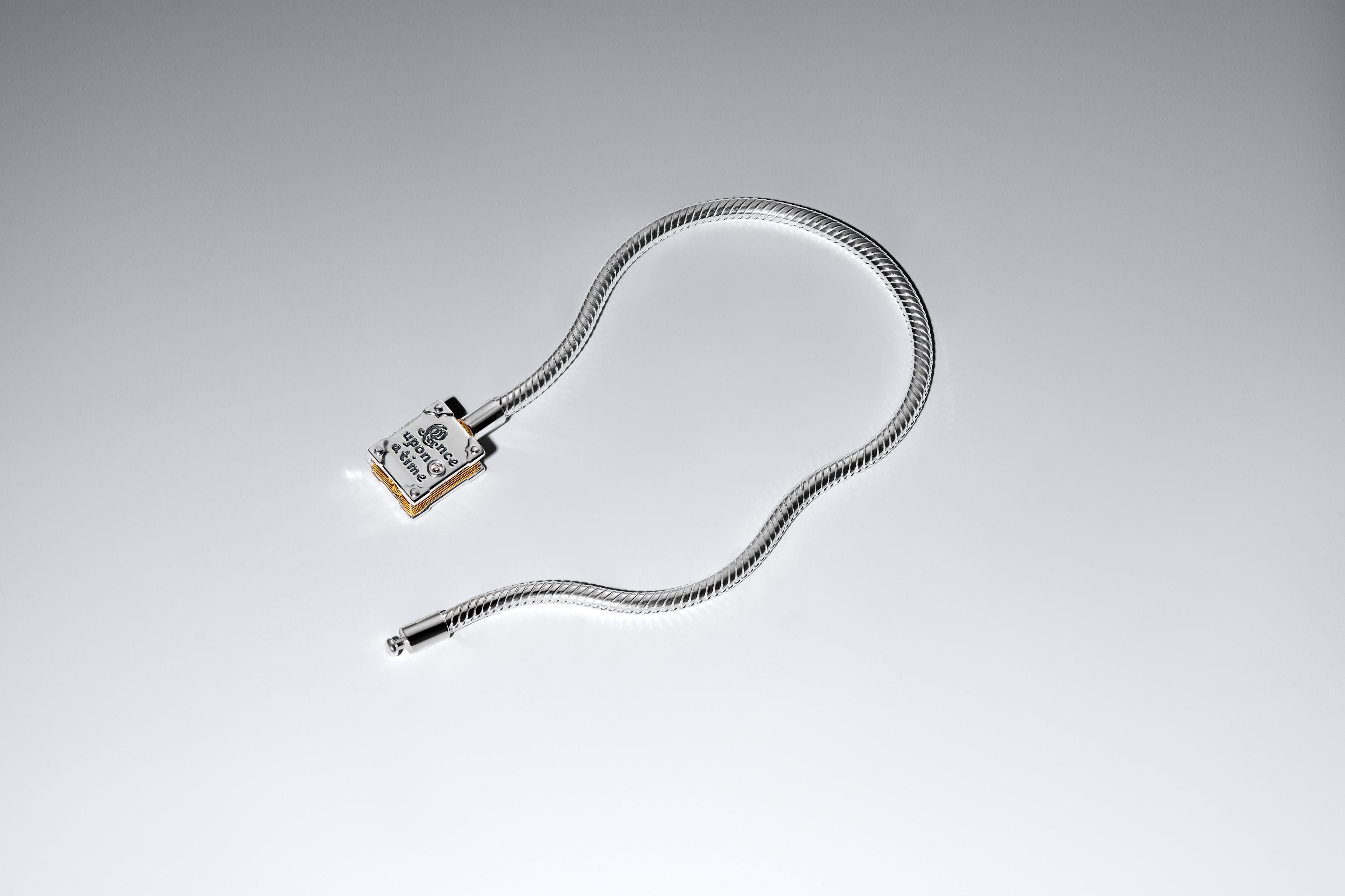 Disney Princess Sterling Silver And 14K Gold-Plated Bracelet With 0.012 Ct Tw G-I Vs+ Round Brilliant Very Good Cut Lab-Grown Diamond