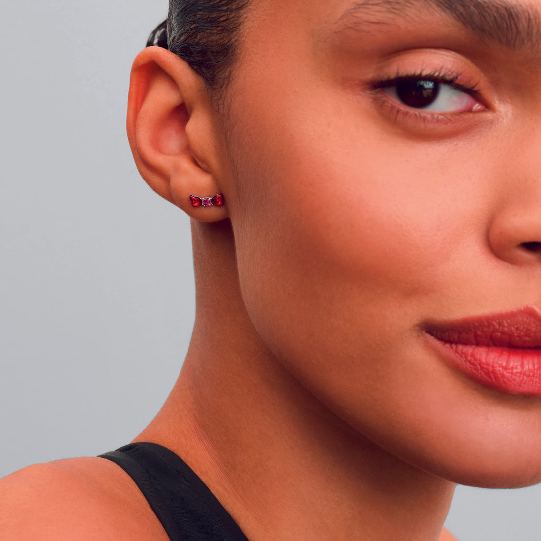 Disney Snow White Bow Sterling Silver Stud Earrings With Fuchsia Rose Crystal And Red Enamel