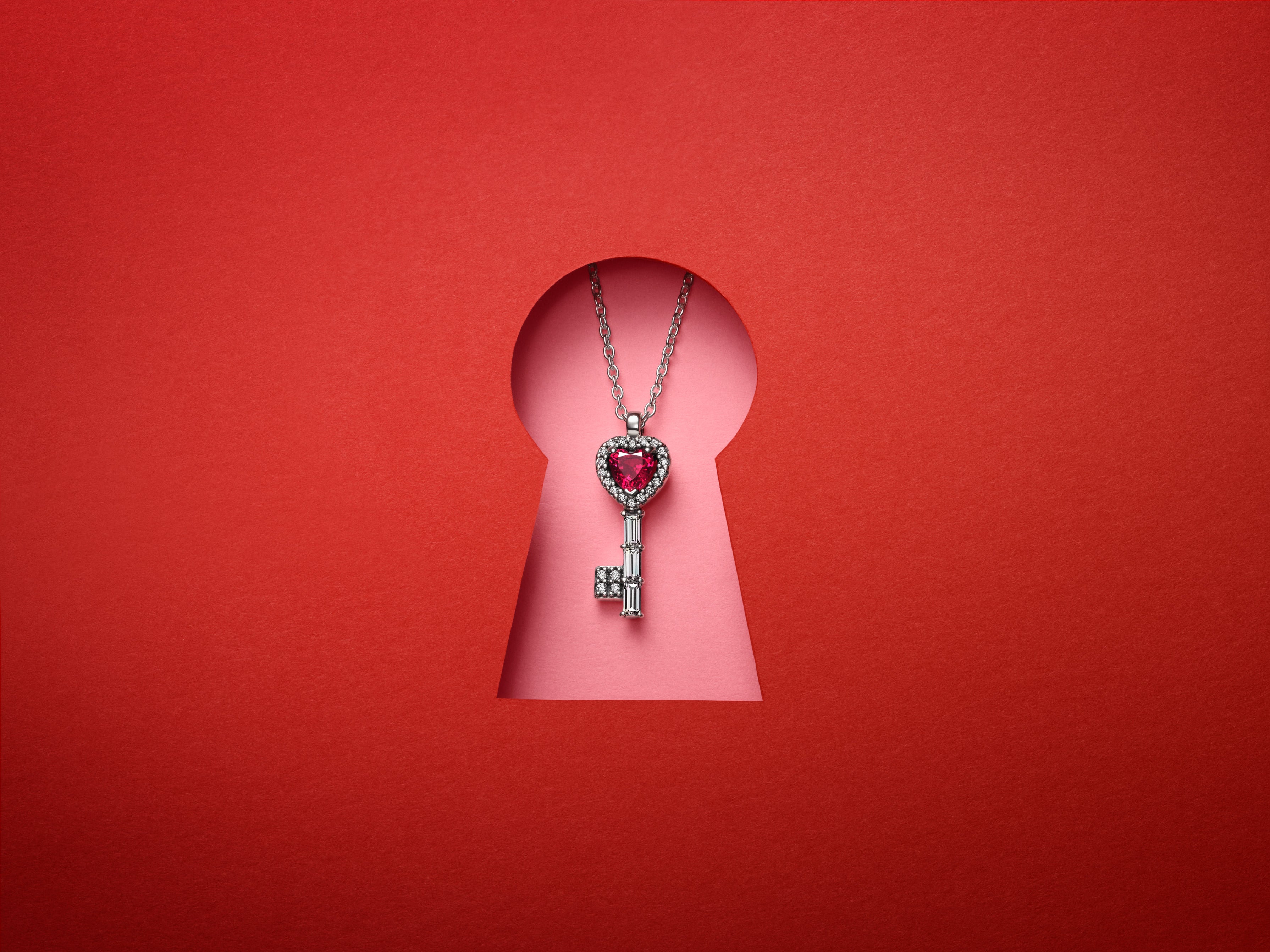 Heart Key Sterling Silver Collier With Cherries Jubilee Red Crystal And Clear Cubic Zirconia