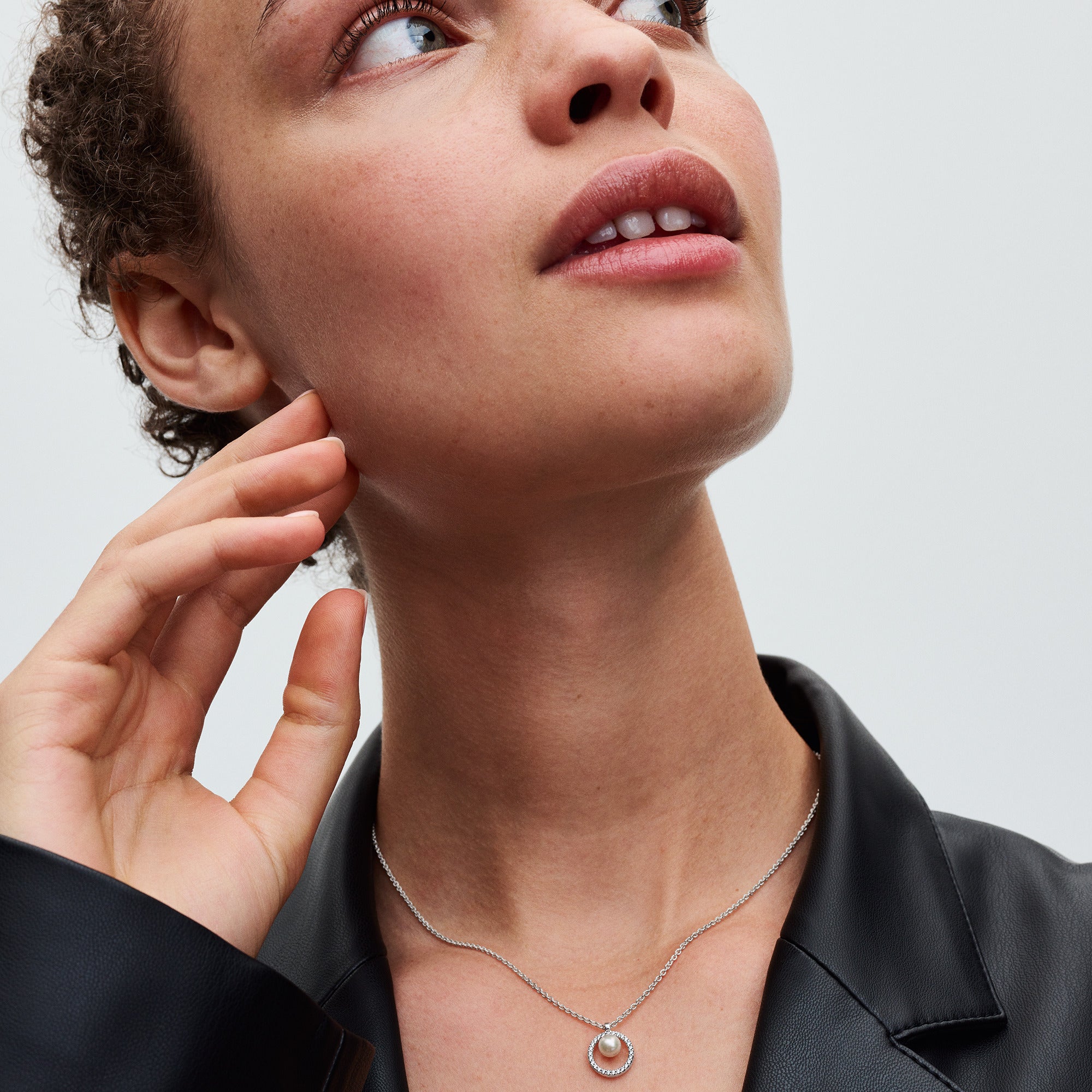 Sterling Silver Collier With White Treated Freshwater Cultured Pearl And Clear Cubic Zirconia