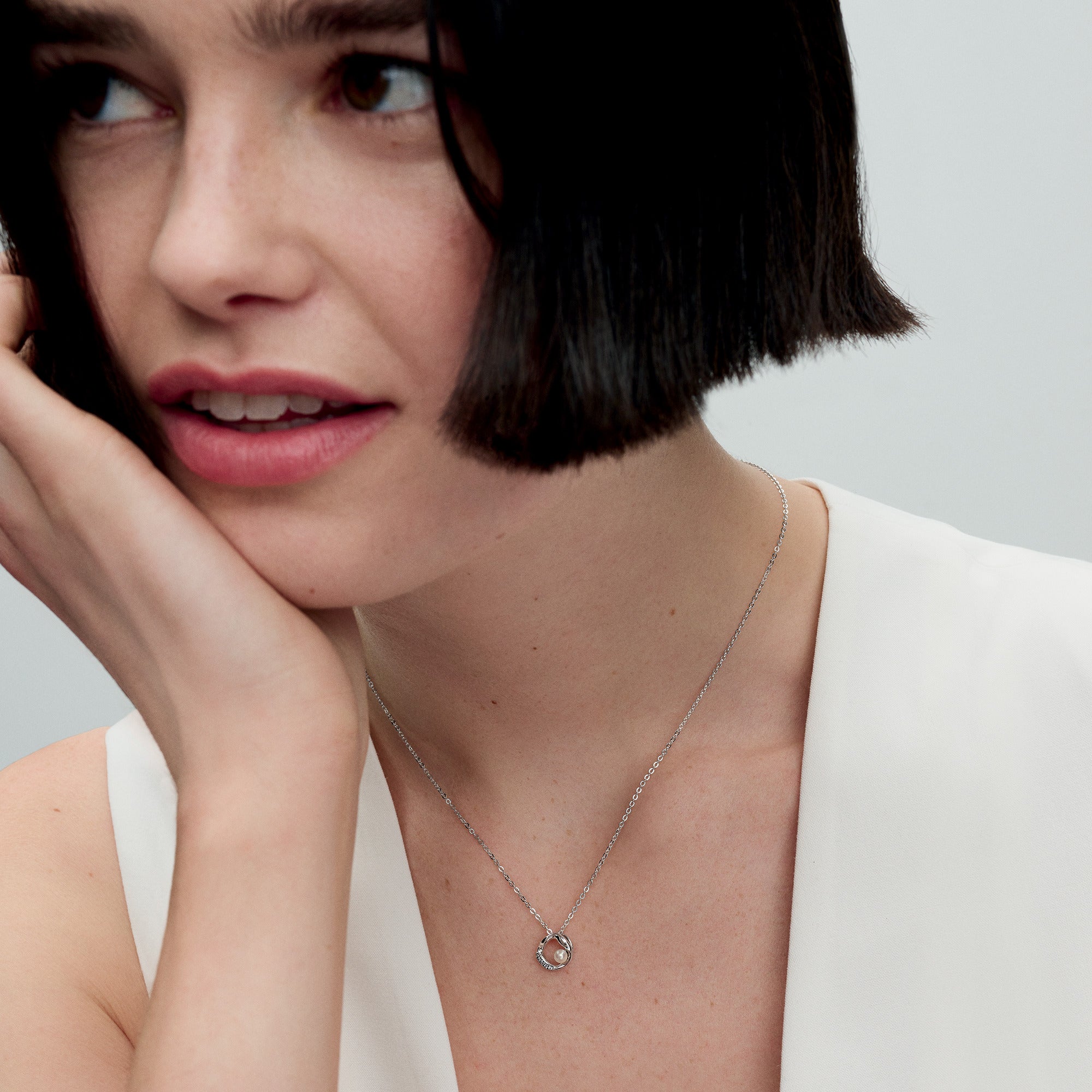 Sterling Silver Collier With White Treated Freshwater Cultured Pearl And Clear Cubic Zirconia